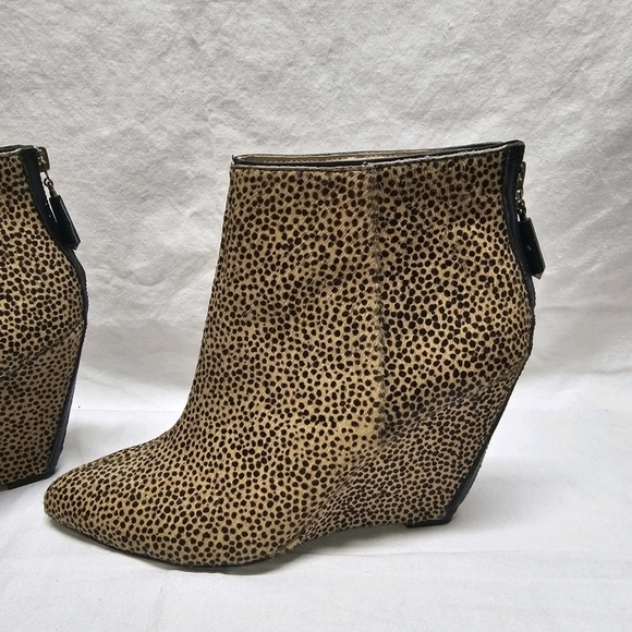 Juicy Couture Leopard Calf Hair Wedge Ankle Boots Vintage Y2K Real Fur Size 9M - Picture 2 of 11